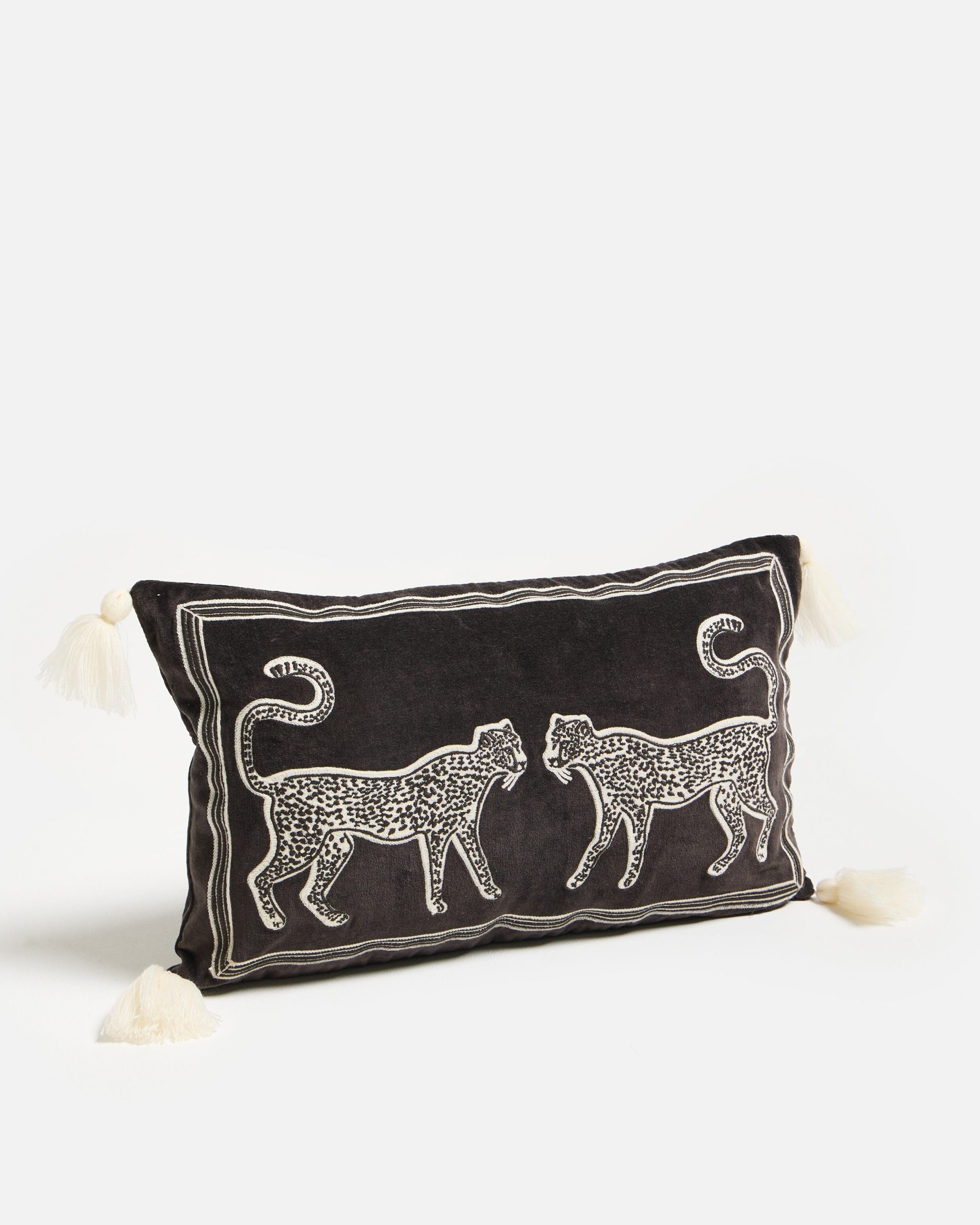 Midnight Cheetah Velvet Cushion Cover – 30 × 50cm